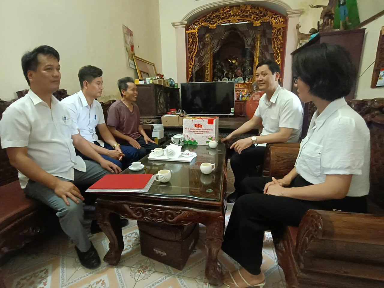 A group of people sitting around a table  AI-generated content may be incorrect.